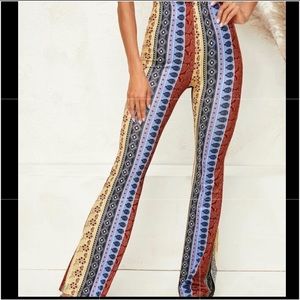 Bellbottom tights💕